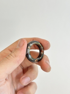 Orgonita Anillo Cornalina Roja Estilo Redondo de Hierro y Cuarzo Cristal - CAZIMI ORGON