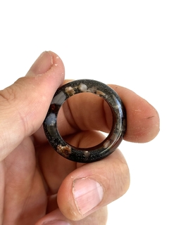 Orgonita Anillo Cornalina Roja Estilo Redondo de Hierro y Cuarzo Cristal - tienda online