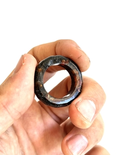 Orgonita Anillo Cornalina Roja Estilo Redondo de Hierro y Cuarzo Cristal - comprar online