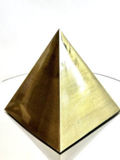 Orgonita Piramide Grande Dorada de Cuarzo Cristal, Turmalina, Pirita y Hierro - comprar online