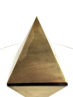 Orgonita Piramide Grande Dorada de Cuarzo Cristal, Turmalina, Pirita y Hierro - CAZIMI ORGON