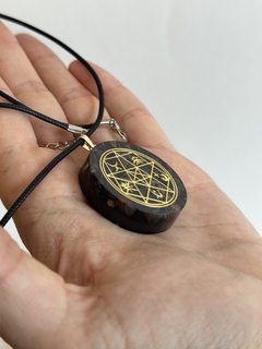 Dije Orgonita Pentáculo Mágico de Onix , Cuarzo Blanco, Turmalina, Pirita y Hierro - tienda online