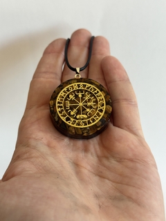 Dije Orgonita Vegvisir de Ojo de Tigre , Cuarzo Blanco, Turmalina, Pirita y Hierro - CAZIMI ORGON