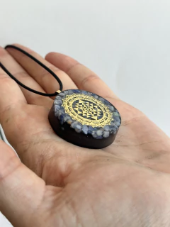 Dije Orgonita Sri Yantra de Cuarzo Azul , Cuarzo Blanco, Turmalina, Pirita y Hierro - tienda online