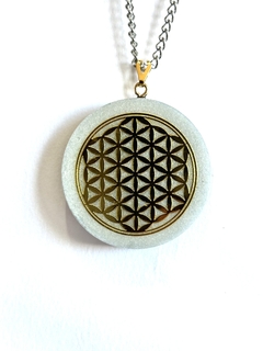 Dije Orgonita Flor de la Vida de Cuarzo Blanco, Turmalina, Pirita y Hierro - comprar online