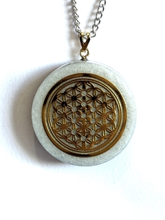 Dije Orgonita Flor y Árbol de la Vida de Cuarzo Blanco, Turmalina, Pirita y Hierro - comprar online