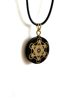 Dije Orgonita Metatron de Cuarzo Blanco, Turmalina, Pirita y Hierro on internet