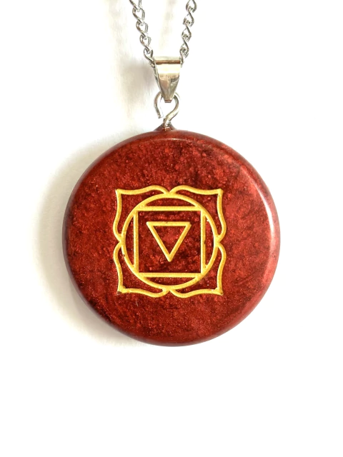 Dije Orgonita Chakra Raiz Muladhara de Cuarzo Cristal, Tirmalina, Pirita y Hierro - comprar online