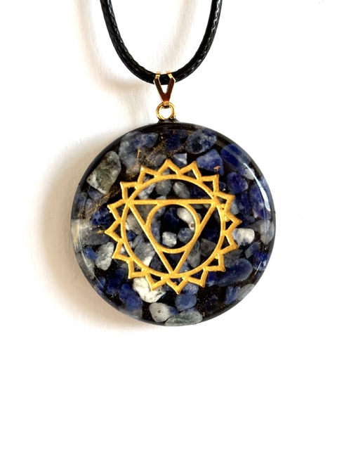 Dije Orgonita Chakra Vishuddha o Garganta de Cuarzo Azul, Blanco, Turmalina, Pirita y Hierro - buy online