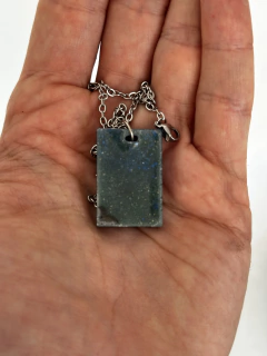 Dije Orgonita Rectángulo Pequeño Azul con Cuarzo Cristal y polvo de Hierro Atomizado - CAZIMI ORGON
