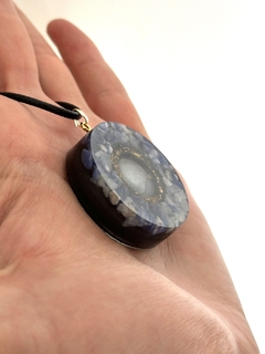 Dije Orgonita con Agua Bendita, Cuarzo Azul, Blanco, Turmalina y Pirita - tienda online