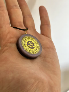Dije Orgonita Om Mandala de Cuarzo Blanco, Shunguita, Turmalina, Pirita y Hierro - tienda online