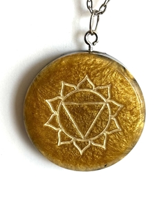 Dije Orgonita Chakra Manipura de Cuarzo Cristal, Turmalina, Pirita y Hierro - comprar online