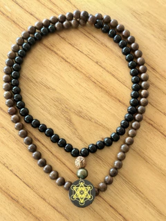 Japa Mala 108 Cuentas con Obsidiana, Rudraksha, Sándalo y Dije Orgón Metatron - tienda online