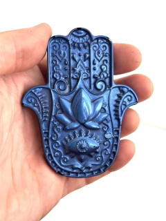 Orgonita Mano de Fatima Llama Azul de Cuarzo Cristal, Turmalina, Pirita y Hierro