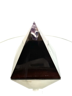 Orgonita Pirámide Grande con Punta de Amatista, Cuarzo Cristal, Turmalina, Pirita, Hierro y simbolo de Fuego - tienda online