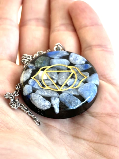 Dije Orgonita Chakra Ajna de Cuarzo Azul, Cristal, Turmalina, Pirita y Hierro en internet