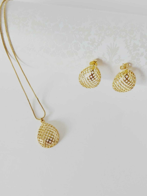 Conjunto Colar e Brinco Gota vazado Banhado em Ouro