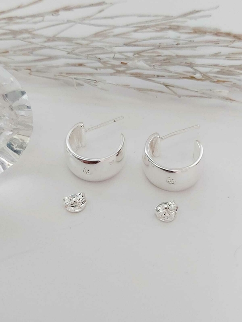 Brincos Feminino Argola arredondada lisa média Banhando e Ouro 18k e Prata - comprar online