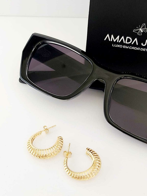 Brinco de argola média vazada Banho De Ouro 18k
