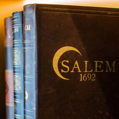 Coleção Cidades Sombrias #2. Salem 1692, Galápagos - loja online