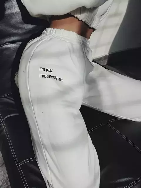 PANTALON JOGGER FRIZA IMPERFECTLY