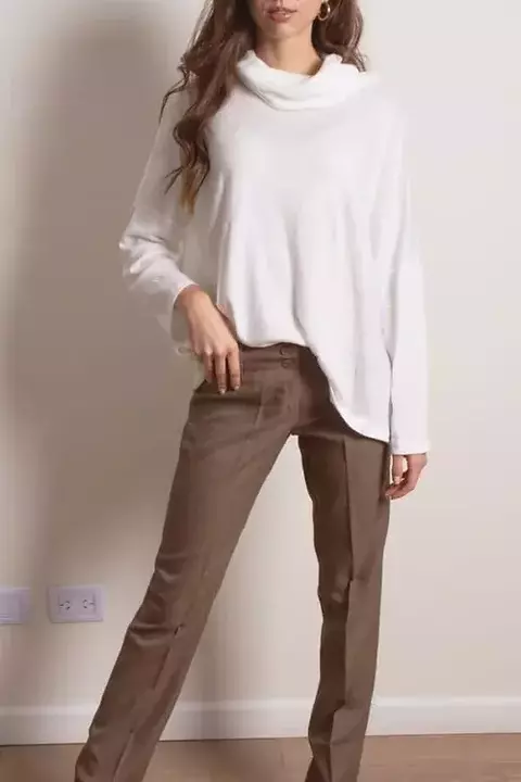 PANTALON SARGA LISO TIRO MEDIO