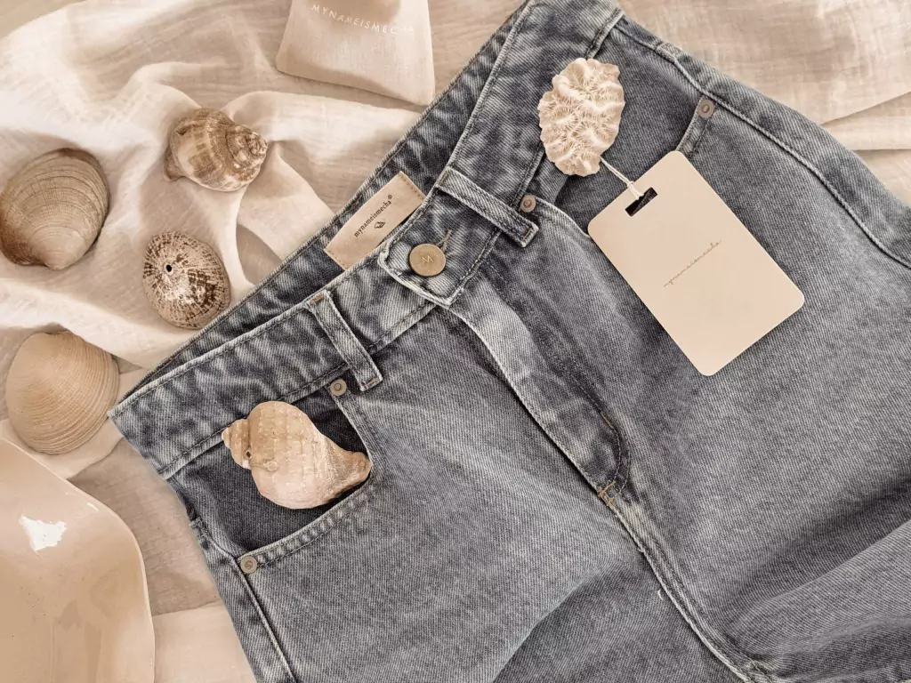 THE BOOMER DENIM