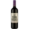 Garrafas de vinho La Tierra Rocosa Merlot 750ml com rótulo destacado.
