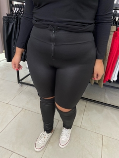 LEGGING CIRRE COM RECORTE JOELHO