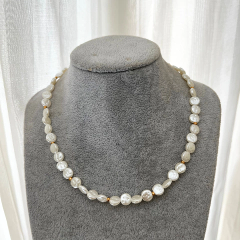 Colar pérola bolachinha em aço inoxidável - comprar online