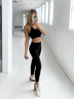 CALZA FIT LARGA NEGRO OUTLET - comprar online