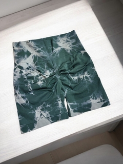 SHORT BATIK VERDE/BLANCO - comprar online