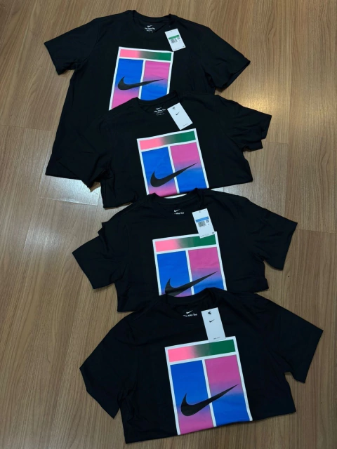 Camiseta Nike Preta Multicolors