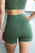Shorts Malu Recortes cor cacto na internet