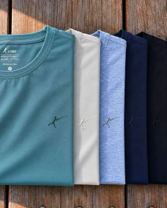 Camiseta Básica Lori Masculina - Preta na internet