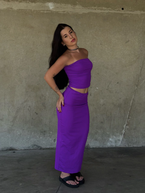 saia longa chloe fenda atrás roxa