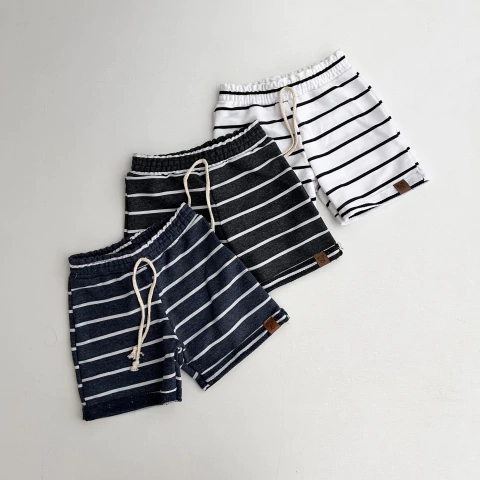 Bermuda Listrada Masculina - comprar online