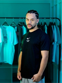 CAMISETA `NK SWOOSH BY NK ` na internet