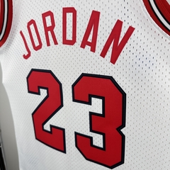 Regata Chicago Bulls Retrô 16/17 M&N na internet