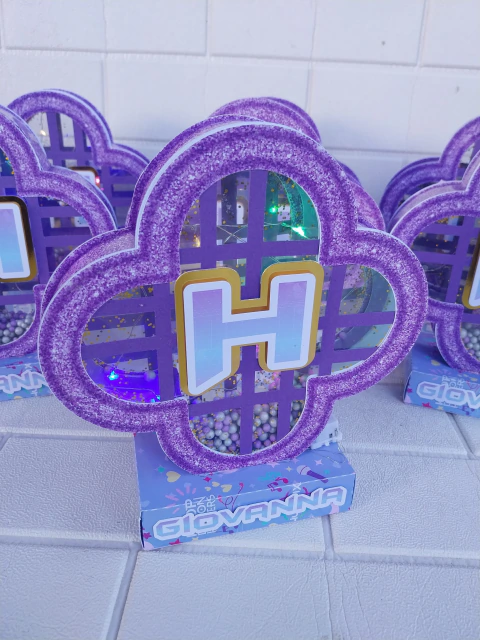 Centro de Mesa Huntrix K-Pop Demon Hunters | Decoración Cumpleaños Infantil