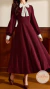 Vestido "Nobre Legado" — em Veludo com Detalhes em Renda na internet