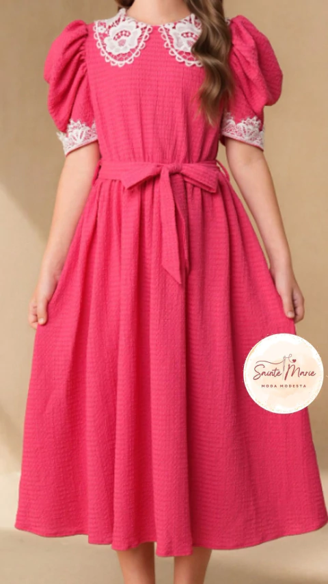 Vestido com gola de Renda | Elegância e Pureza das Pequenas Donzelas na internet