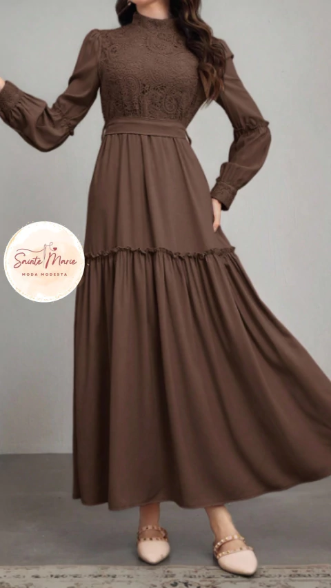 Vestido Longo com Detalhes Rendados . na internet