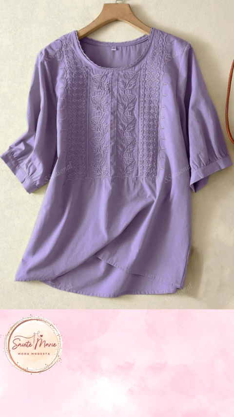 Imagem do Blusa com Bordado Floral, Gola Redonda e Mangas de Lanterna 3/4