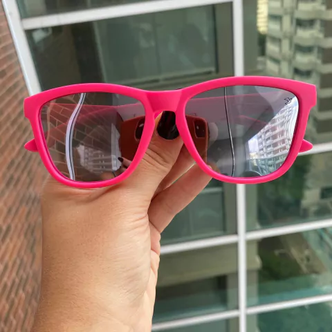 Óculos de Sol LGE148 Rosa fosco Espelhado