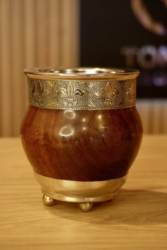 Imperial algarrobo con base y bolitas en internet