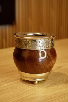 Imperial algarrobo con base y bolitas en internet