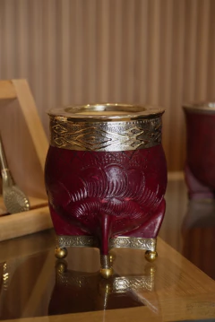 Imperial base y bolitas cuero repujado