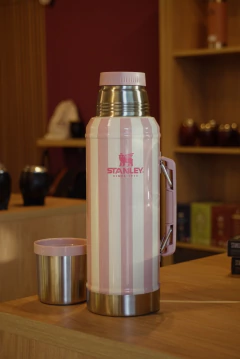 Stanley Classic 950ml colección oasis en internet